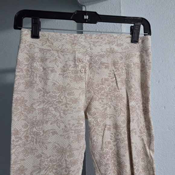 Cynthia Rowley Cream and Pink Floral Long Sleeve Pajama Set - Picture 5 of 7